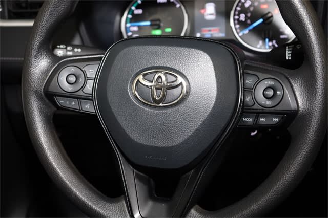 2022 Toyota RAV4 LE 34