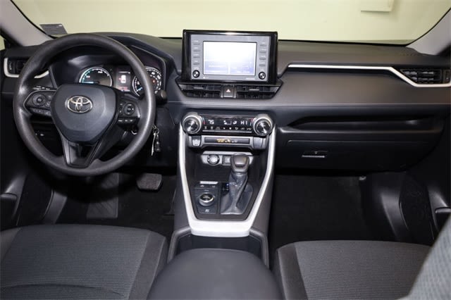 2022 Toyota RAV4 LE 13