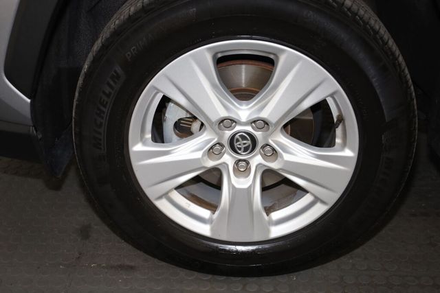 Thumbnail: 2021 Toyota RAV4 - 7