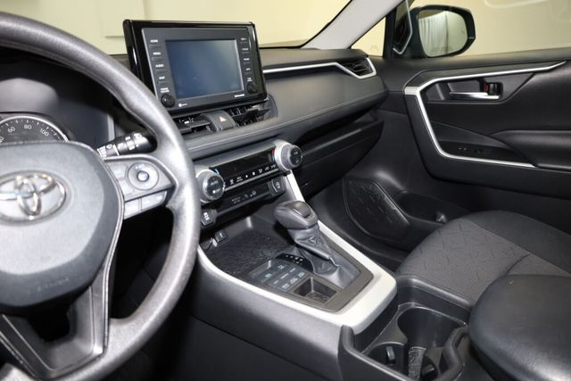 Thumbnail: 2021 Toyota RAV4 - 9