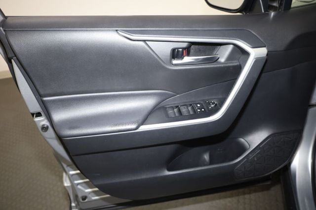 Thumbnail: 2021 Toyota RAV4 - 27