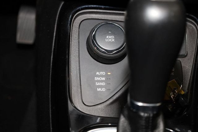 Thumbnail: 2019 Jeep Compass - 36