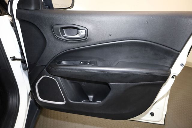 Thumbnail: 2019 Jeep Compass - 38