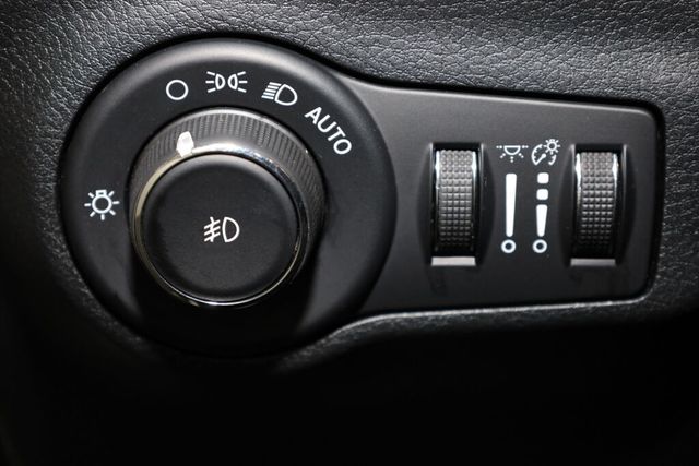 Thumbnail: 2018 Jeep Compass - 28