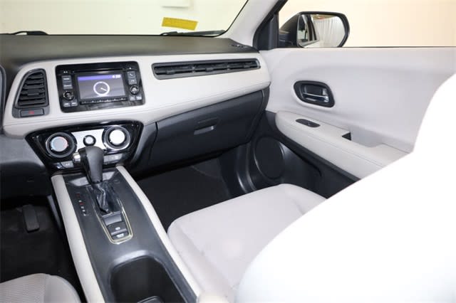 Thumbnail: 2016 Honda HR-V - 28