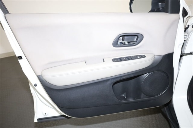 Thumbnail: 2016 Honda HR-V - 27