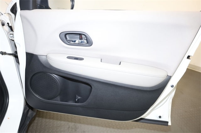 Thumbnail: 2016 Honda HR-V - 30