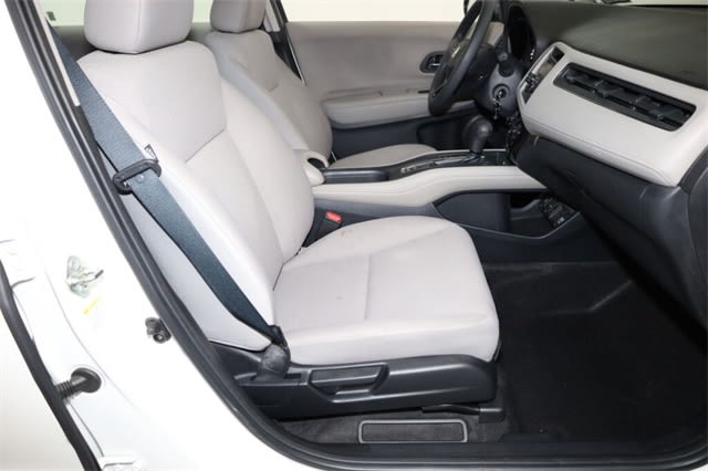 Thumbnail: 2016 Honda HR-V - 29