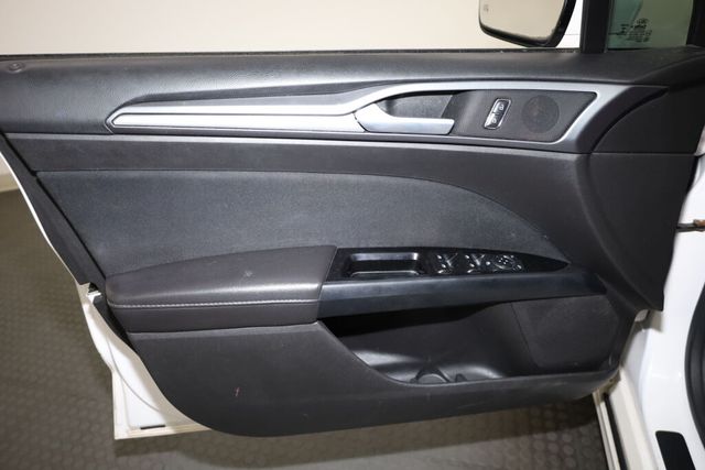 Thumbnail: 2014 Ford Fusion - 27