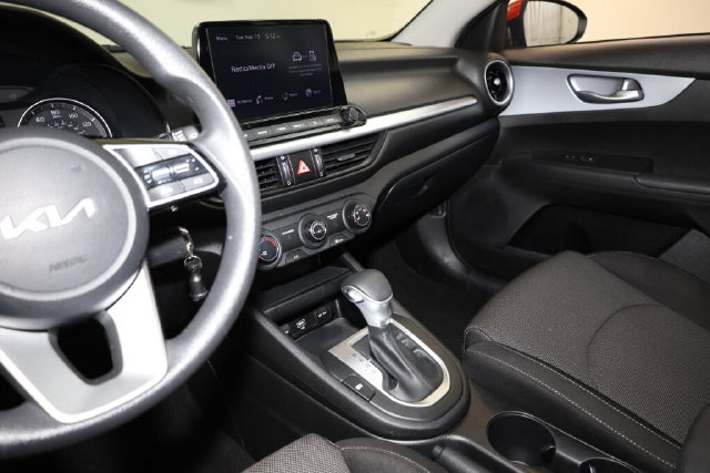 Thumbnail: 2023 Kia Forte - 9