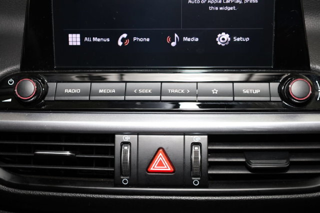 Thumbnail: 2023 Kia Forte - 32
