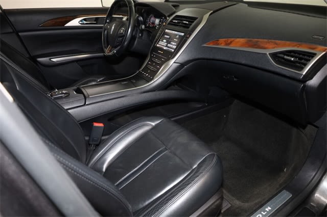 Thumbnail: 2016 Lincoln MKZ - 10