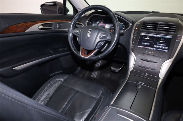 Thumbnail: 2016 Lincoln MKZ - 8