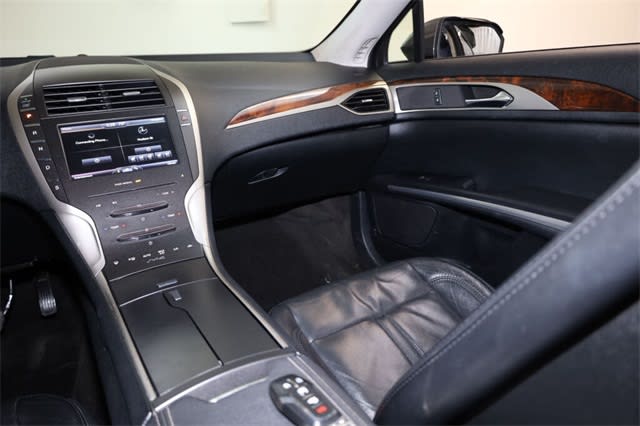 Thumbnail: 2016 Lincoln MKZ - 13