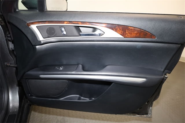 Thumbnail: 2016 Lincoln MKZ - 27