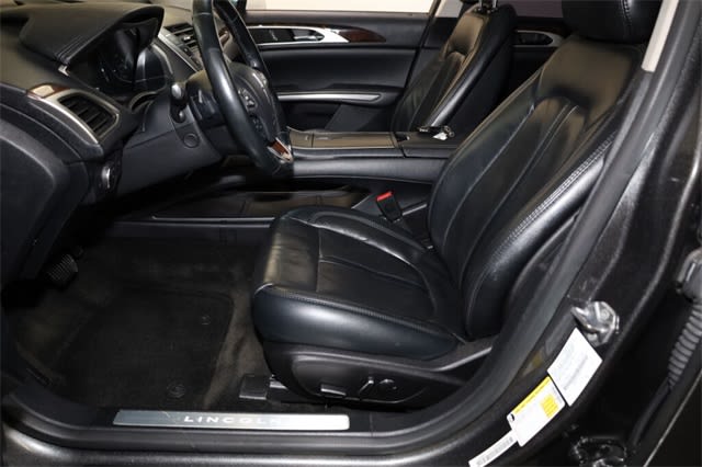 Thumbnail: 2016 Lincoln MKZ - 9