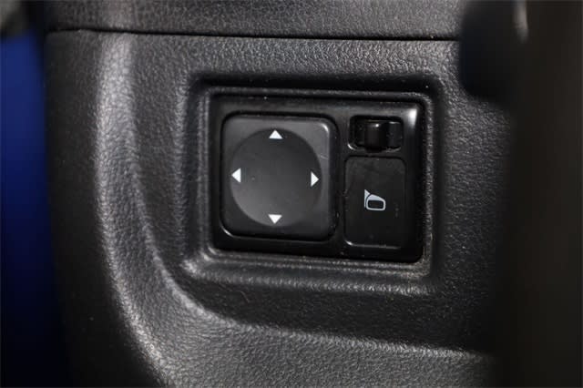 Thumbnail: 2015 Nissan Versa Note - 31