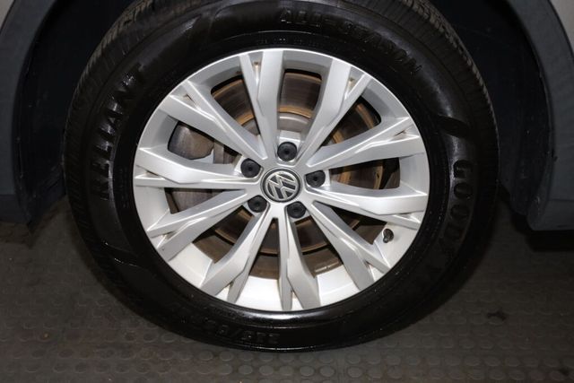 Thumbnail: 2020 Volkswagen Tiguan - 8