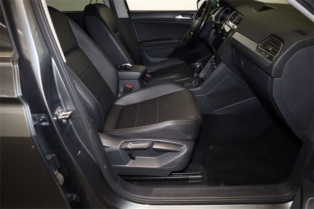 2018 Volkswagen Tiguan SE 27