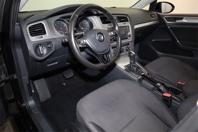 Thumbnail: 2016 Volkswagen Golf - 2