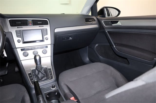 Thumbnail: 2016 Volkswagen Golf - 14