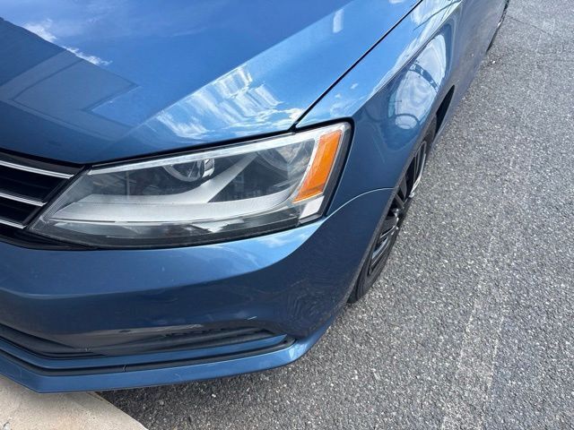 Thumbnail: 2015 Volkswagen Jetta - 21