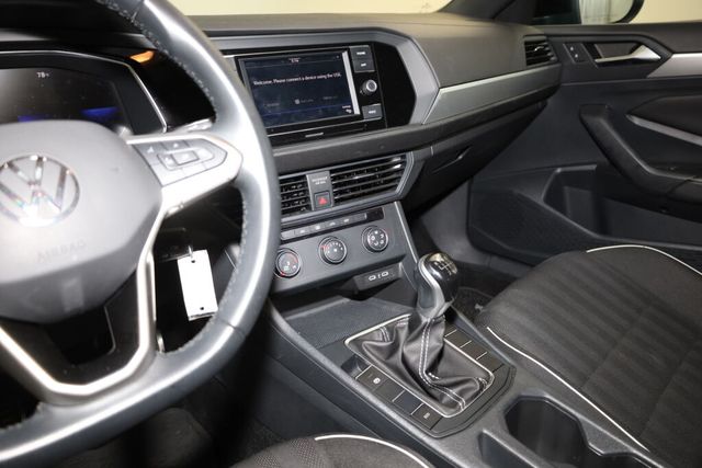 Thumbnail: 2023 Volkswagen Jetta - 9