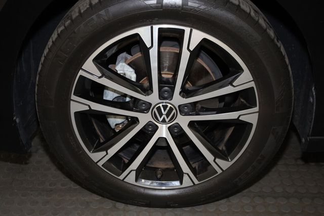 Thumbnail: 2023 Volkswagen Jetta - 7