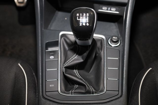 Thumbnail: 2023 Volkswagen Jetta - 33