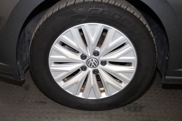 Thumbnail: 2019 Volkswagen Jetta - 7