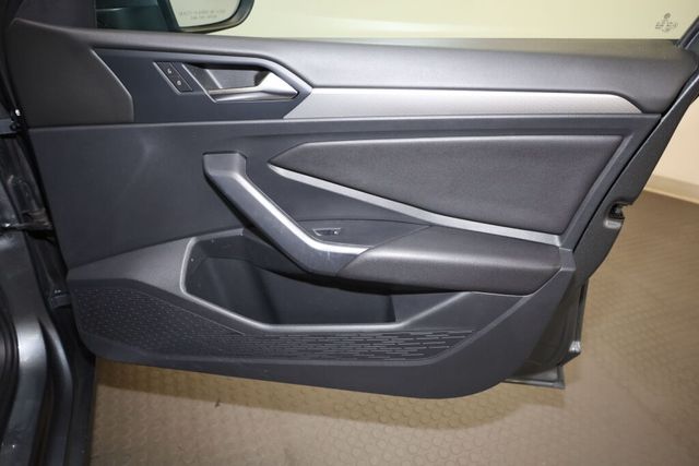 Thumbnail: 2019 Volkswagen Jetta - 34