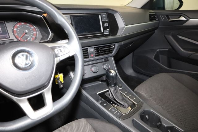 Thumbnail: 2019 Volkswagen Jetta - 9