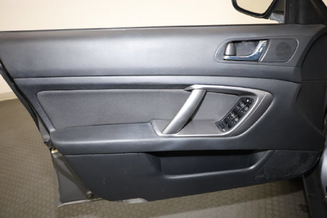 Thumbnail: 2009 Subaru Outback - 26