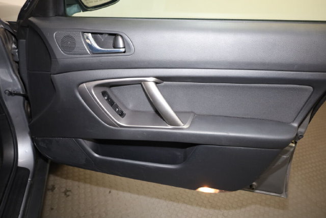 Thumbnail: 2009 Subaru Outback - 31