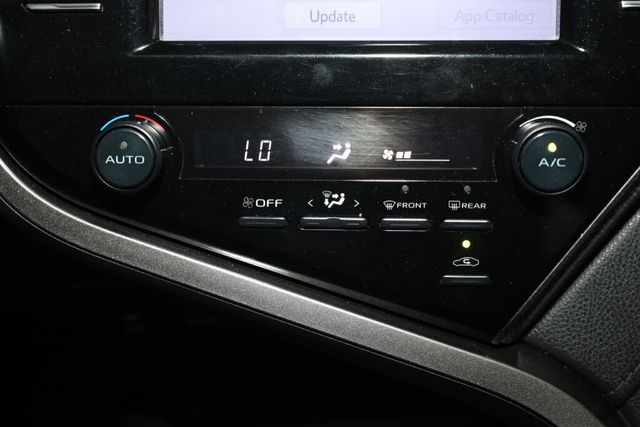 Thumbnail: 2019 Toyota Camry - 33