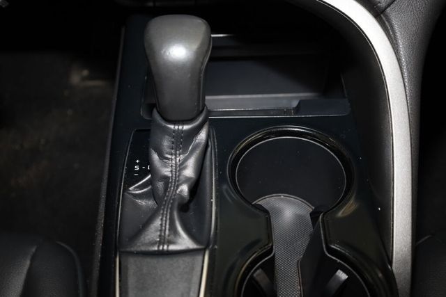 Thumbnail: 2019 Toyota Camry - 16