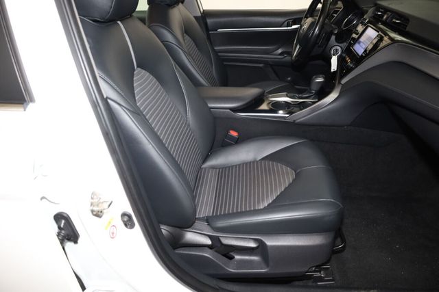 Thumbnail: 2019 Toyota Camry - 11