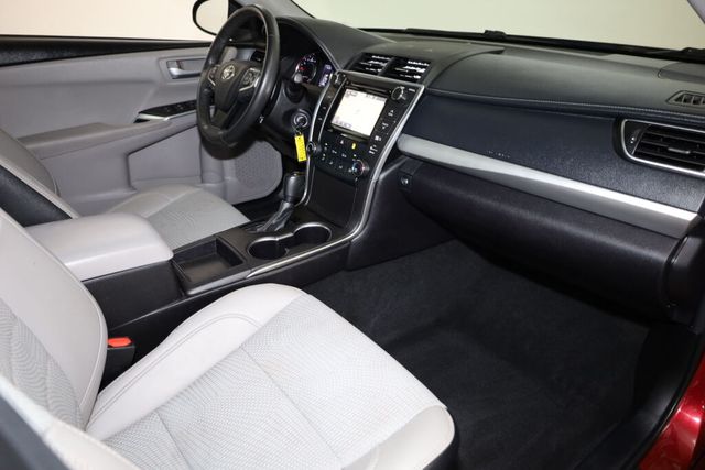 Thumbnail: 2017 Toyota Camry - 35