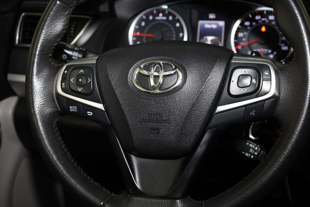 Thumbnail: 2017 Toyota Camry - 33