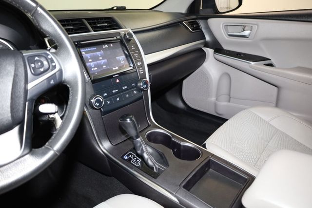 Thumbnail: 2017 Toyota Camry - 8