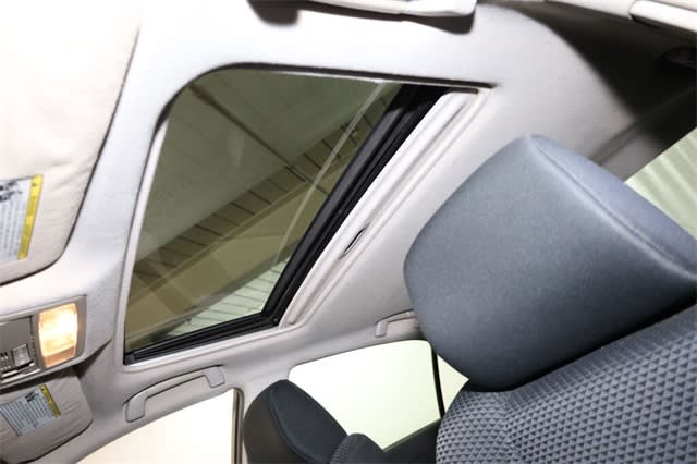Thumbnail: 2011 Toyota Camry - 29