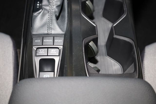 Thumbnail: 2025 Toyota Camry - 32