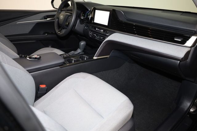 Thumbnail: 2025 Toyota Camry - 11