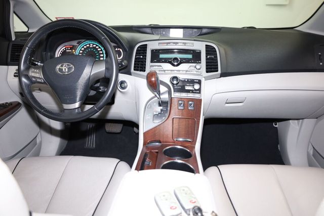 Thumbnail: 2009 Toyota Venza - 13