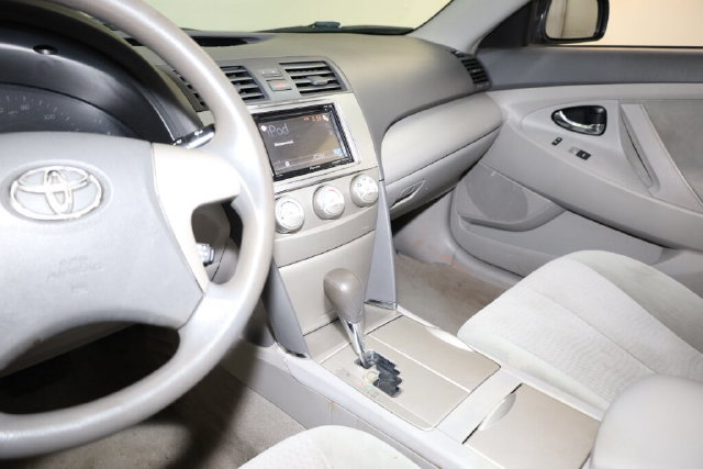 Thumbnail: 2011 Toyota Camry - 16