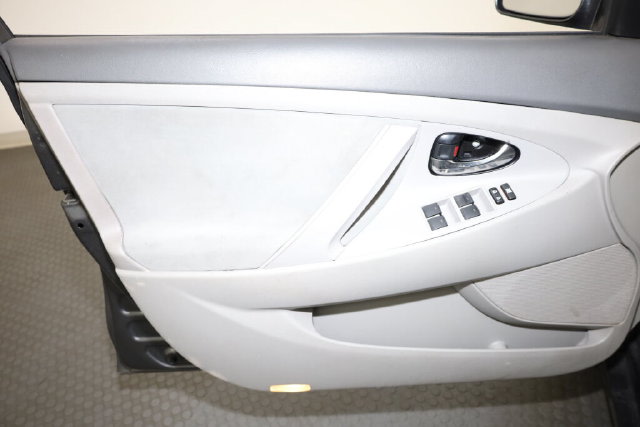 Thumbnail: 2011 Toyota Camry - 26
