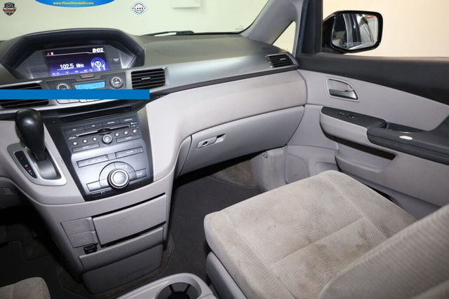 Thumbnail: 2012 Honda Odyssey - 28