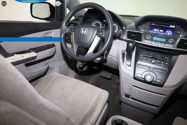 Thumbnail: 2012 Honda Odyssey - 13