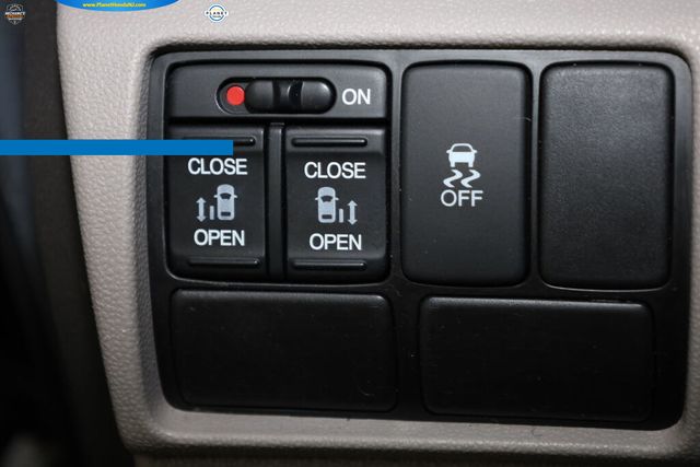 Thumbnail: 2012 Honda Odyssey - 27