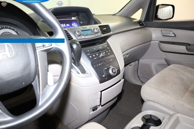Thumbnail: 2012 Honda Odyssey - 9